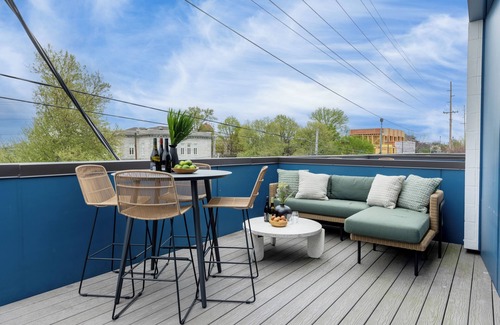 Five Points House | Outrider Buyout- 3 units by AvantStay | Sleeps 36