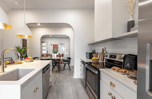 Historic Edgefield House | Outrider Buyout - 4 Units by AvantStay | 16 Bdrs