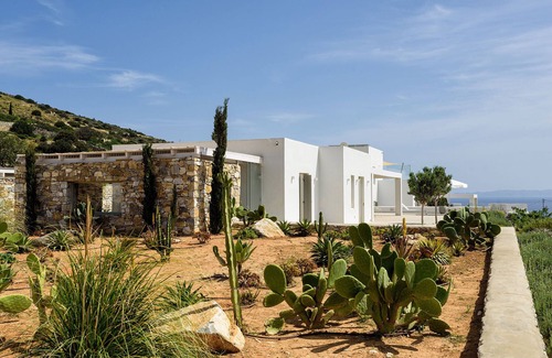 Paros Villa | OUTSTANDING NEW VILLA WITH A GREAT POOL AREA AND BREATHTAKING SEA VIEW