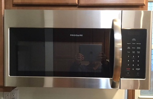 Racine House | Outstanding! Professionally Cleaned, Self Check In - Sleeps 14