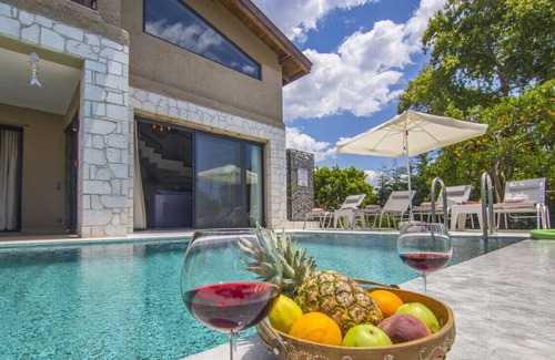 Yaniklar Villa | Outstanding Villa with Private Pool and Jacuzzi in Fethiye