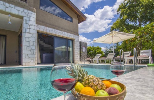 Yaniklar Villa | Outstanding Villa with Private Pool and Jacuzzi in Fethiye