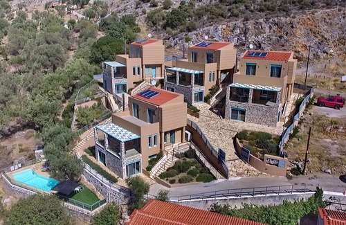 Plomari House | Ouzo Villas 2, 3BR Villa in Ag. Isidoros Plomari Lesvos