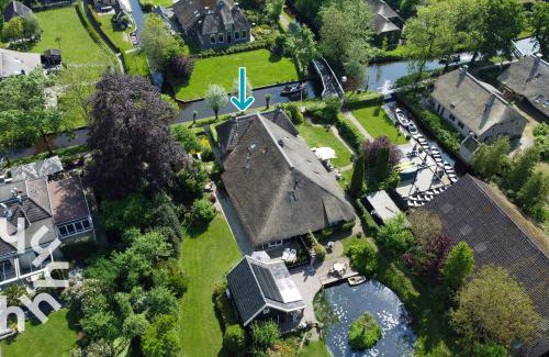Giethoorn Apartment | OV593 - 4P apartment in the heart of Giethoorn on the village canal