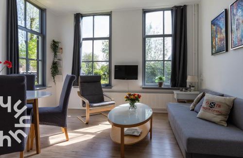 Giethoorn Apartment | OV593 - 4P apartment in the heart of Giethoorn on the village canal