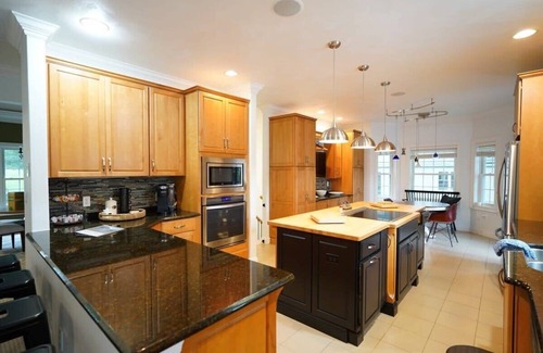Treasure Lake House | Over 4800+ sqft. Lakefront Retreat-Sleeps 13