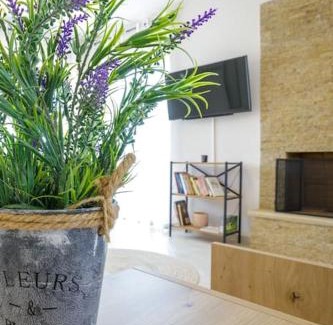 Kalamata Apartment | Over the Messinian Plain