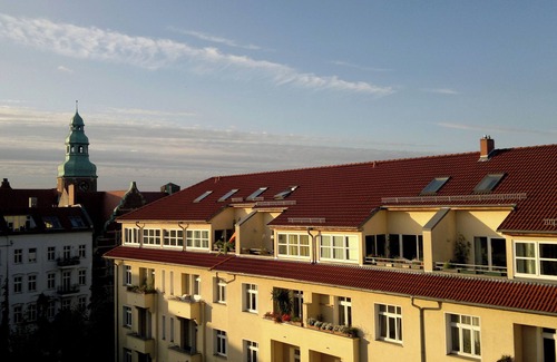 Prenzlauer Berg Apartment | Over the roofs of Berlin with lift and a great view at the TV tower