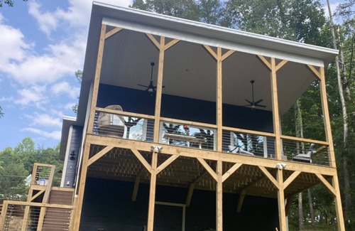 Young Harris Cabin | Overdue Views! Brand new creek side cabin