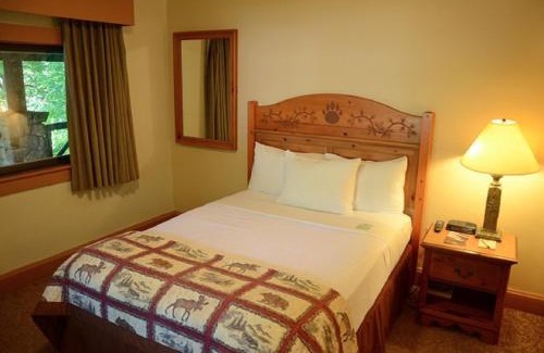 Bear Mountain Hotel | Overlook Lodge and Stone Cottages at Bear Mountain