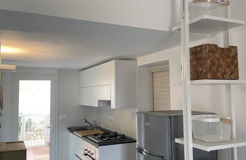 Macari House | Overlooking the rocky bay of Makari, walking distance from the sea
