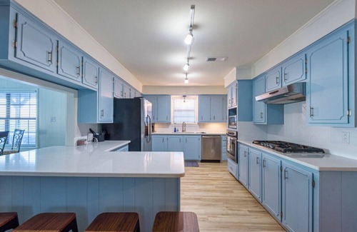 Ventress House | Oversized Newly Renovated Home with Pool and Private Pier! Sleeps 10!