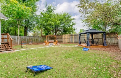 East Midtown House | Overton Square Pet-Friendly Large Yard Pool Table