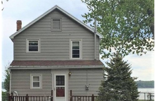 Auburn House | Owasco Lake House with Central Air!