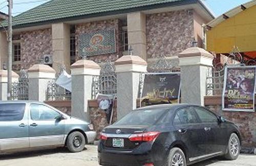 Oshodi-Isolo Cabin | Owees Place-standard