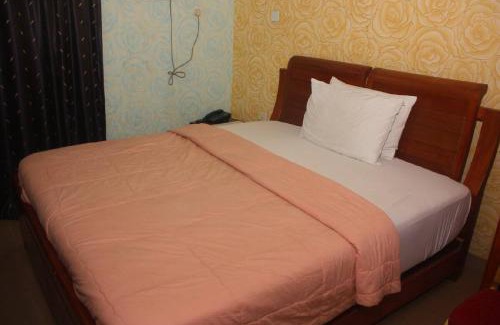 Oshodi-Isolo Cabin | Owees Place-standard