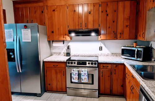Clarkesville House | Owl Landing Treehouse retreat with firepit. 12 minutes to Helen & Clarkesville!