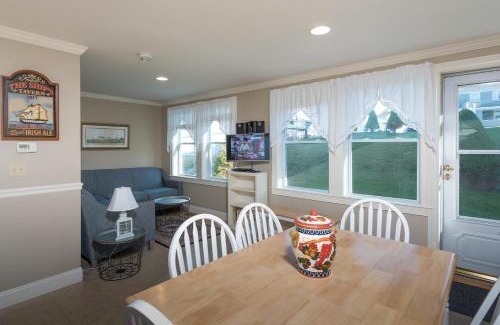York Beach House | Owls Head Cottage at One Long Beach