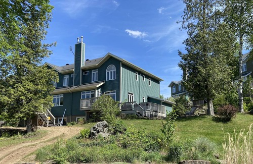 Owl's Head Ski Resort House | Owls Head End Unit With Beach Access