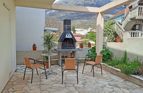 Bar Apartment | Own floor with private pool. Max. 2 adults + 1 child. 75sqm.