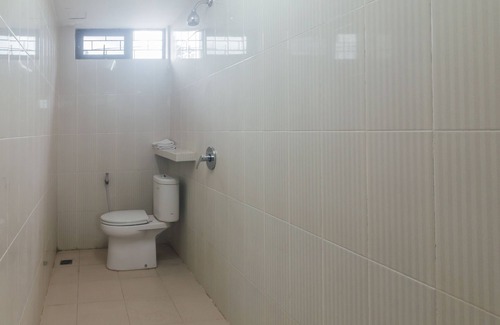 Ambon Hotel | OYO 1448 Mangga Dua Guest House