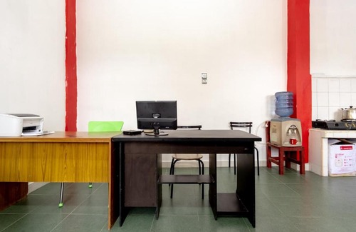 Medan Hotel | OYO 1874 Joh - Je Guest House