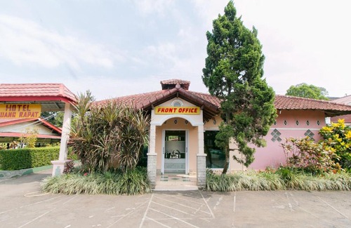 Jambelaer Hotel | OYO 1924 Hotel Rafflesia