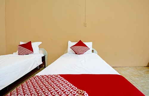 Kayu Agung Hotel | OYO 3205 Penginapan Mikial Ismi Kayuagung Syariah