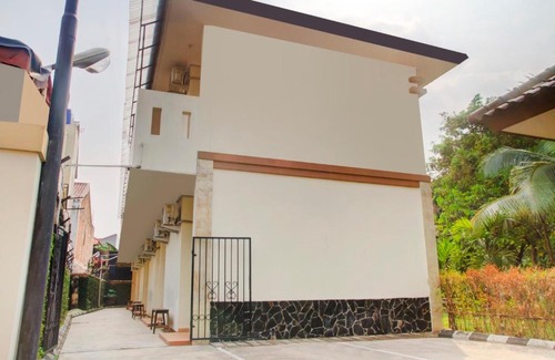 Ciputat Timur Hotel | OYO 3734 Ramboe Ranca