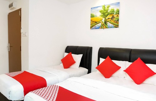 Wakaf Che Yeh Hotel | OYO 718 MR J Hotel Wakaf Che Yeh 1