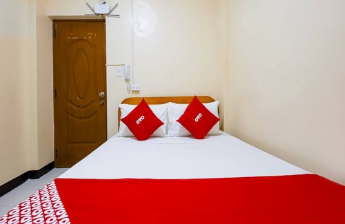 Baclaran Hotel | OYO 836 E & H Residences