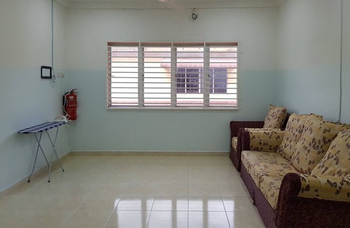Kampung Telaga Nibong Hotel | OYO 89998 thank Q inn 2