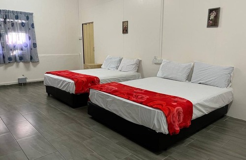 Kampung Tok Rasul Hotel | OYO 90786 Motel Merak