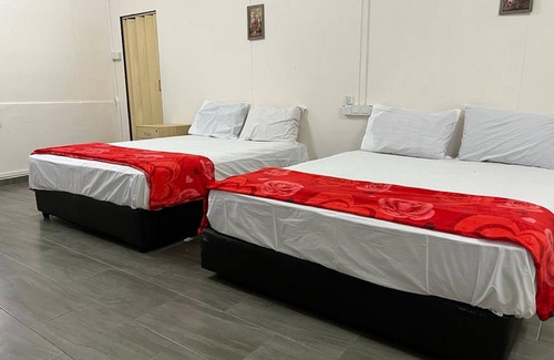 Kampung Tok Rasul Hotel | OYO 90786 Motel Merak