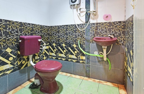 Kampung Kepayang Hotel | OYO 90792 Hezza Inn