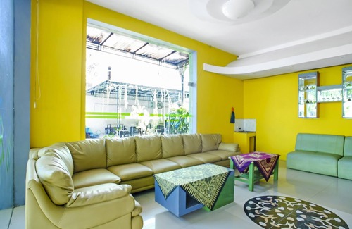 Tulungagung Hotel | OYO 90863 Omah Kost Syariah