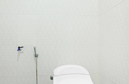 Tulungagung Hotel | OYO 90863 Omah Kost Syariah