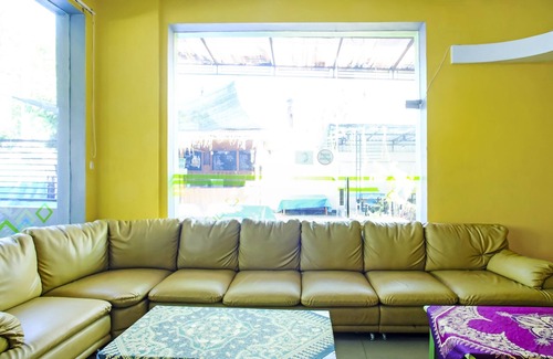 Tulungagung Hotel | OYO 90863 Omah Kost Syariah