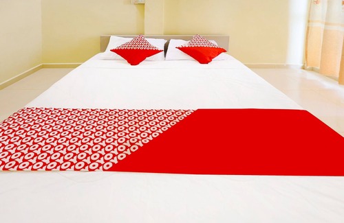 Tanjung Pinang Hotel | OYO 90998 Wisma Pinggir