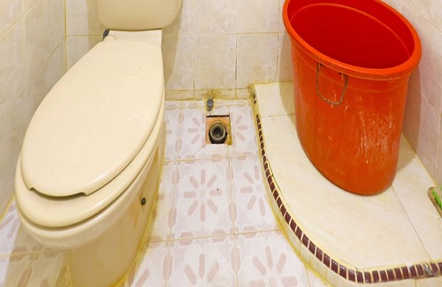Tanjung Pinang Hotel | OYO 90998 Wisma Pinggir
