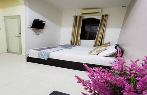 Muar Hotel | OYO 91031 House No 8