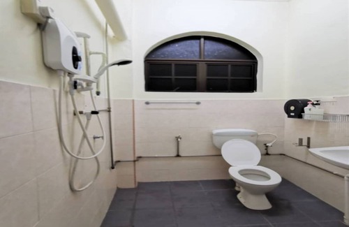 Muar Hotel | OYO 91031 House No 8