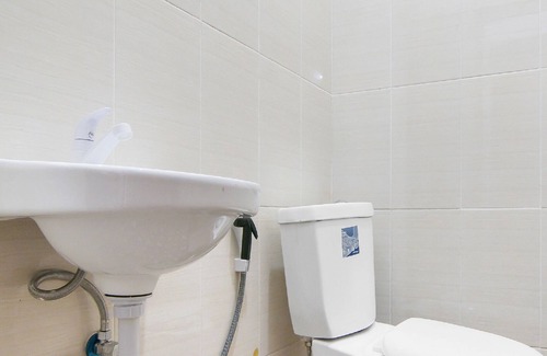 Dumai Hotel | OYO 91301 Lewis Dc Guesthouse