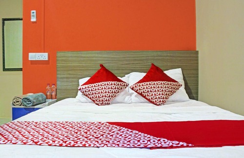 Karimun Hotel | OYO 91643 Homestay Daniel 76NearTaman Hijau Karimun