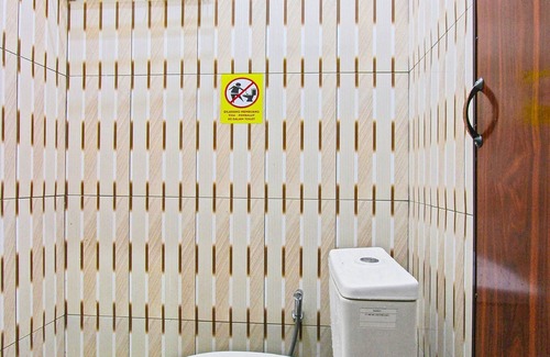 Cilacap Hotel | OYO 91842 Tahesa Guesthouse Syariah