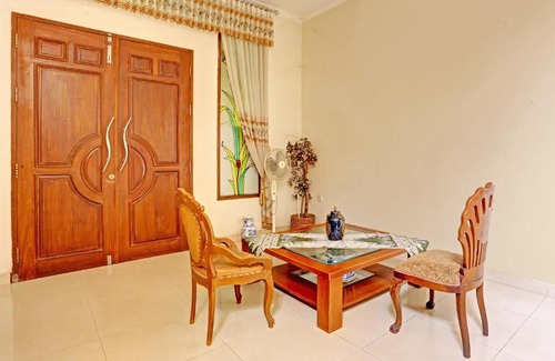Samarinda Hotel | OYO 91861 Pemuda Kemuning Guest House