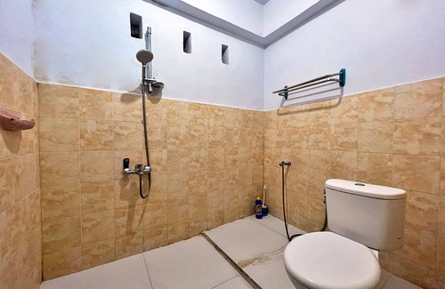 Makassar Hotel | OYO 92002 Wisma Samudra