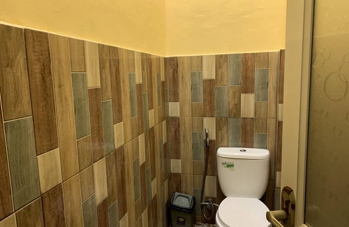 Makassar Hotel | OYO 92899 Penginapan Laota Syariah Near Rumah Sakit Islam Faisal Makassar