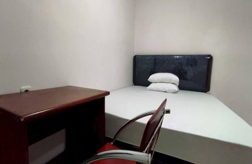 Makassar Hotel | OYO 93175 Wisma Syariah Dian Near Pare-pare