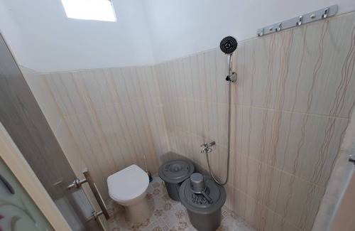 Tulang Bawang Hotel | OYO 93320 Venus Homestay Syariah Near Universitas Megou Pak Tulang Bawang